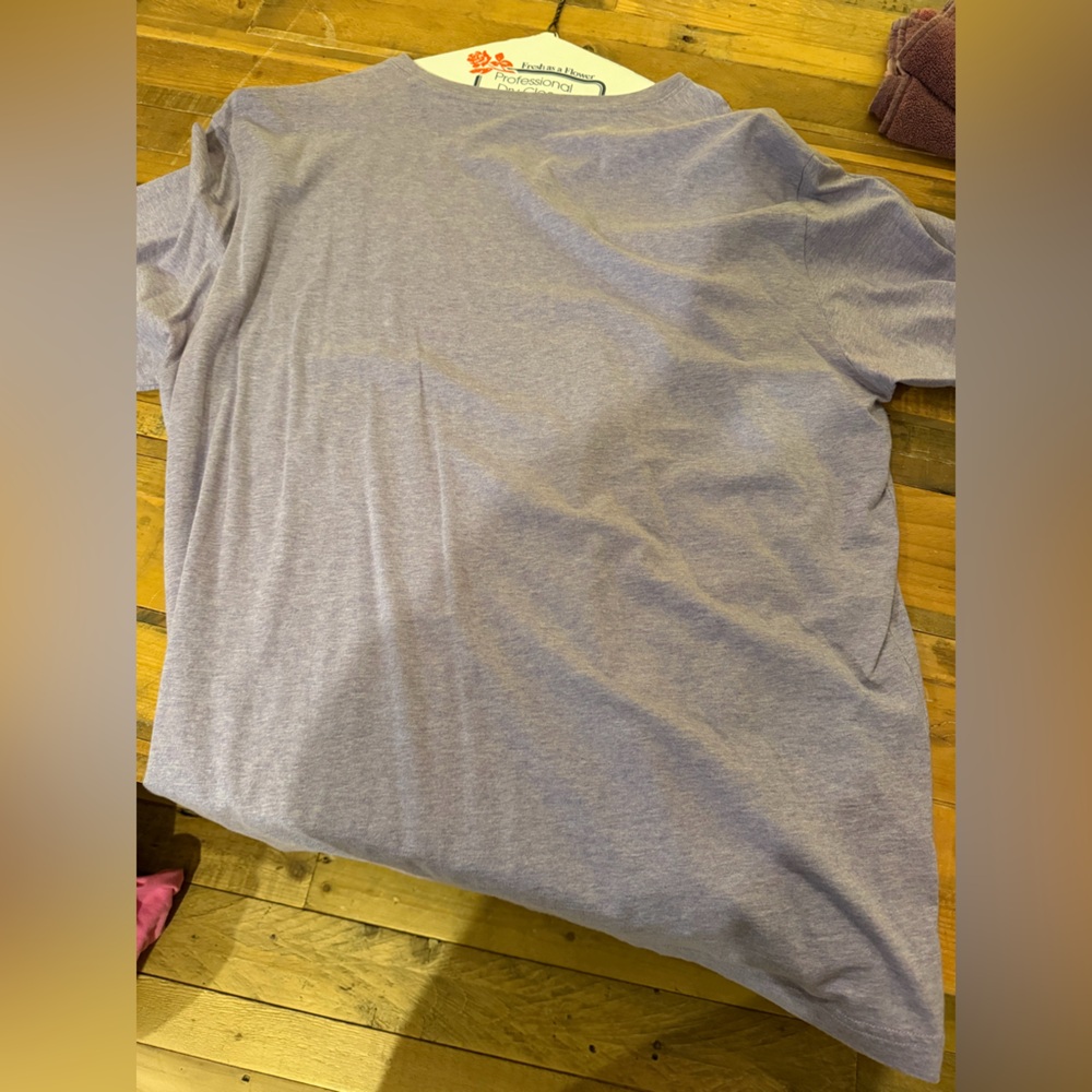 Psycho Bunny Men’s Light purple vneck. Size 8! - Picture 2 of 3